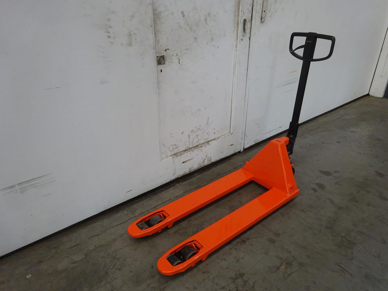 Toyota BT Lifter