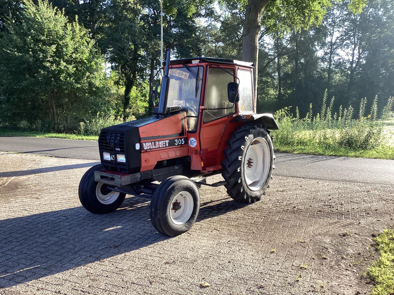 Valmet 305 trekker