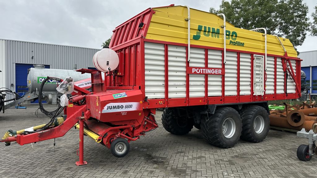 Pottinger Jumbo 6600 opraapwagen