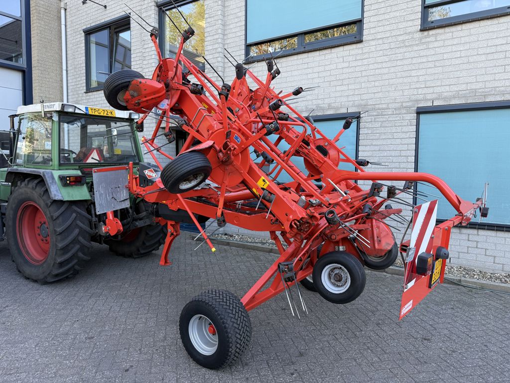 Kuhn GF8702 TGII getrokken schudder