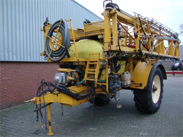 MENTOR 45 MTR SPUITMACHINE